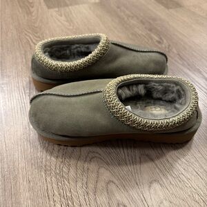 UGG Women's Tasman II Slide In Slippers. Size 6.